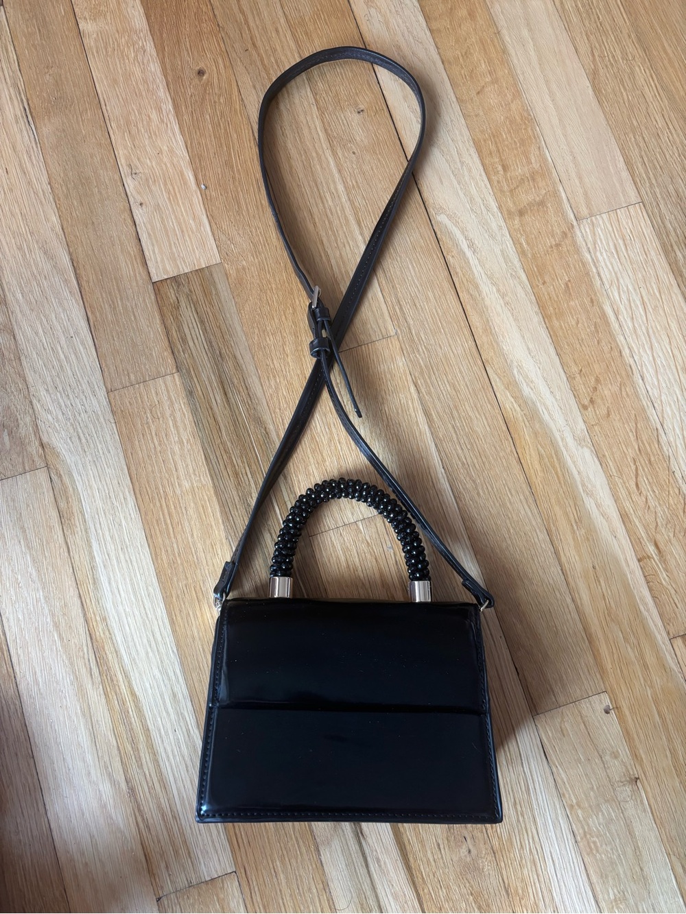 Zara Crossbody Bag - Sleek Minimalist Design